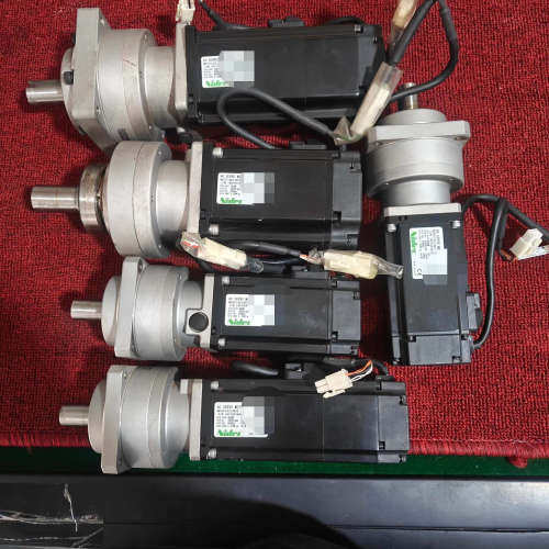 Nidec伺服电机，型号MH751A2LN08和MH751N