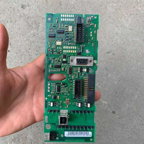 丹佛斯变频器FC302主板130B7002 AT/11