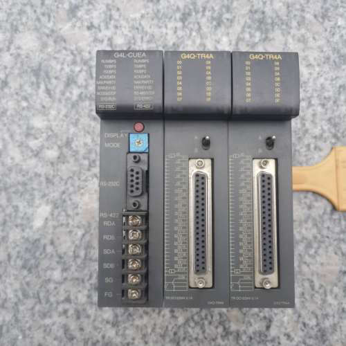 LS产电PLC模块，型号G4L-CUEA+2片G4Q-TR4