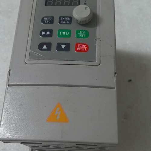 源信变频器YX2000-2S0004G，0.4KW功率，22