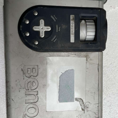 明基BENQ PB2145投影仪，通电量两个灯，无投影，当配