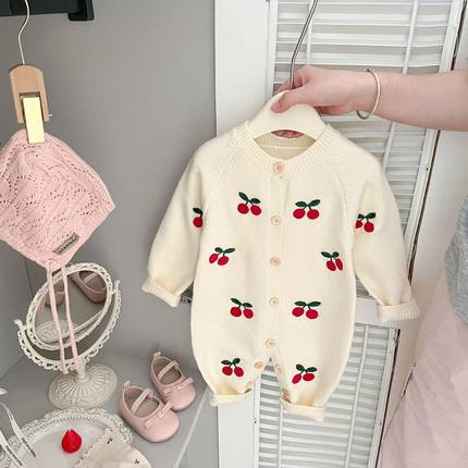 超萌新生婴儿秋装连体衣小月龄宝宝洋气针织哈衣女童可爱外出爬服
