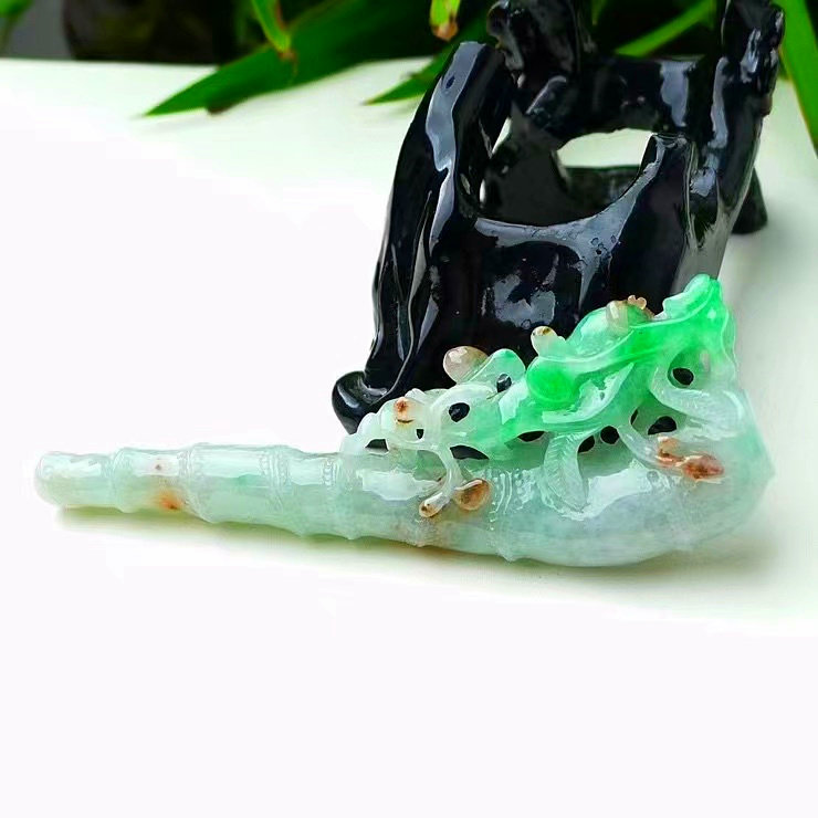 天然A货缅甸翡翠 精美水润 飘阳绿望子成龙烟嘴 玉质细腻