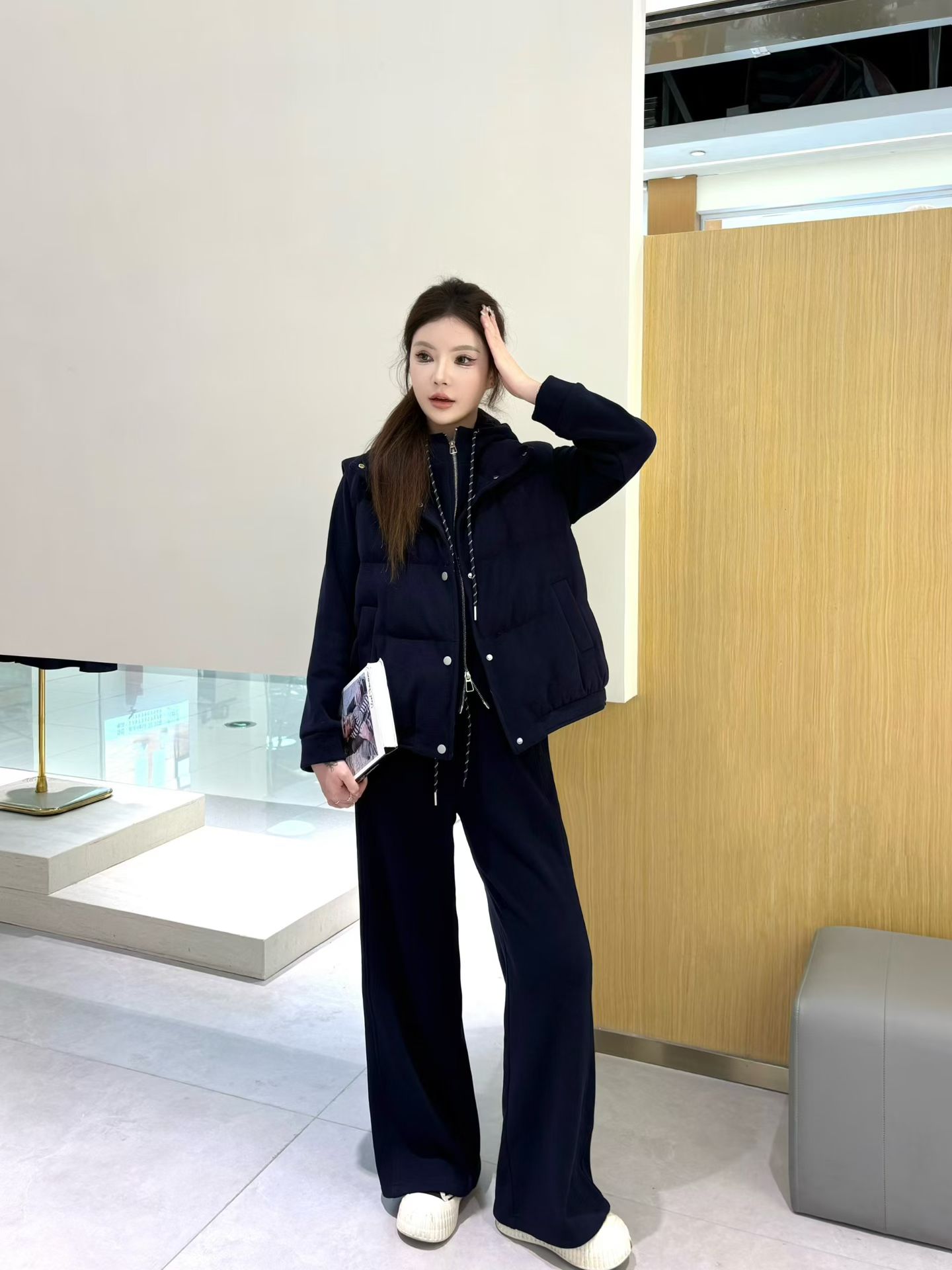 羽绒棉马甲三件套女2025新款冬季休闲运动小个子加绒加厚卫衣套装