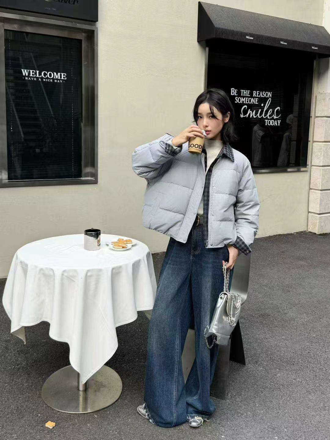 2025秋冬新款韩版翻领拼色短款羽绒服女宽松显瘦百搭时尚潮款上衣