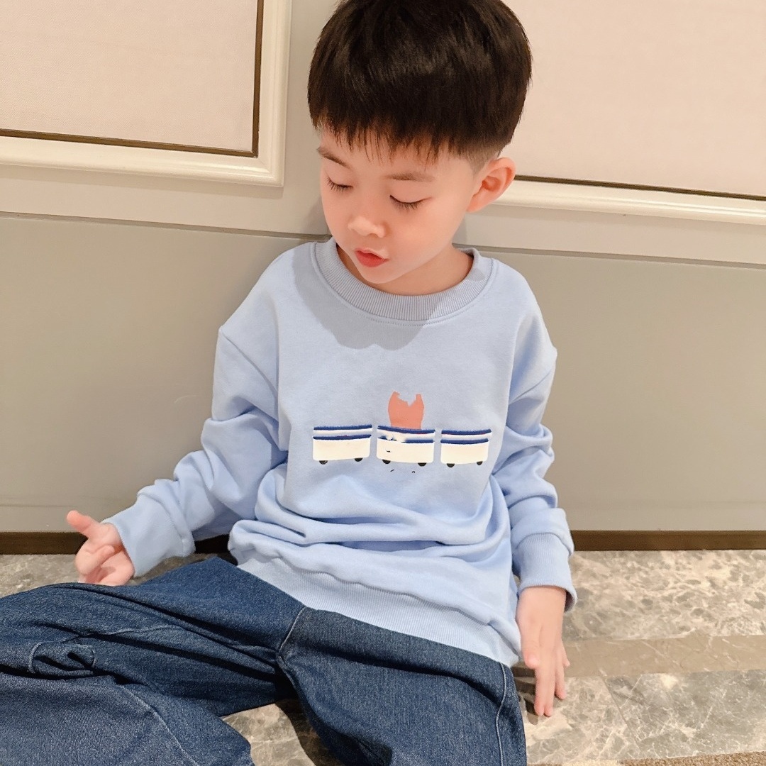 精细田岛绣花列车小熊童趣卫衣