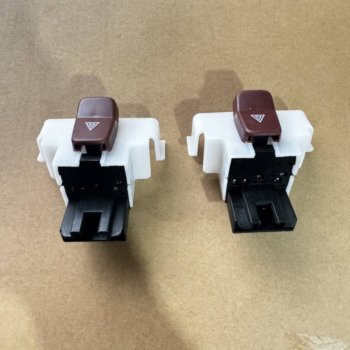 昌河应急灯铃木开关北斗星e+双闪开关X5危险警告开关 应急灯开关