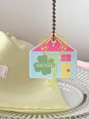 SEEUSODA原创少女幸运草钥匙亚克力挂件可爱卡通房子钥匙扣挂件