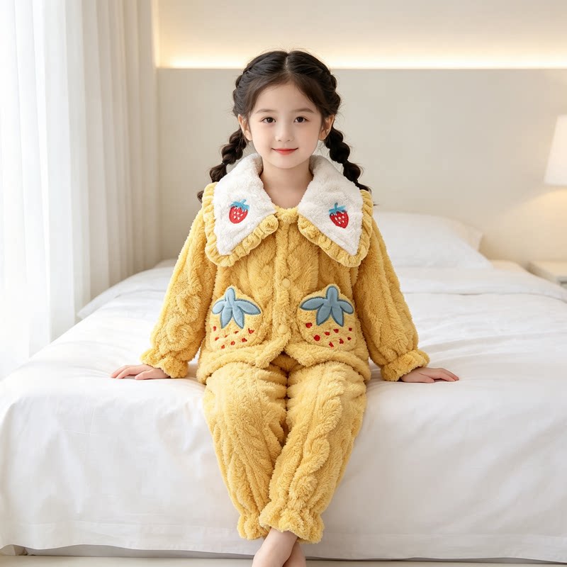 秋冬女童加厚法兰绒草莓家居服