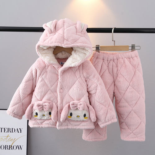 聚酯纤维小清新牛奶绒冬季家居服