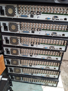 二手大华H系列16路8盘位模拟录像机 DVR1604HG 带环通功能