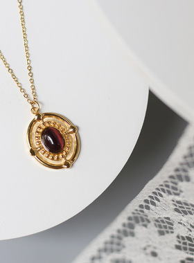 洛可可紫色猫眼石椭圆18k金浮雕