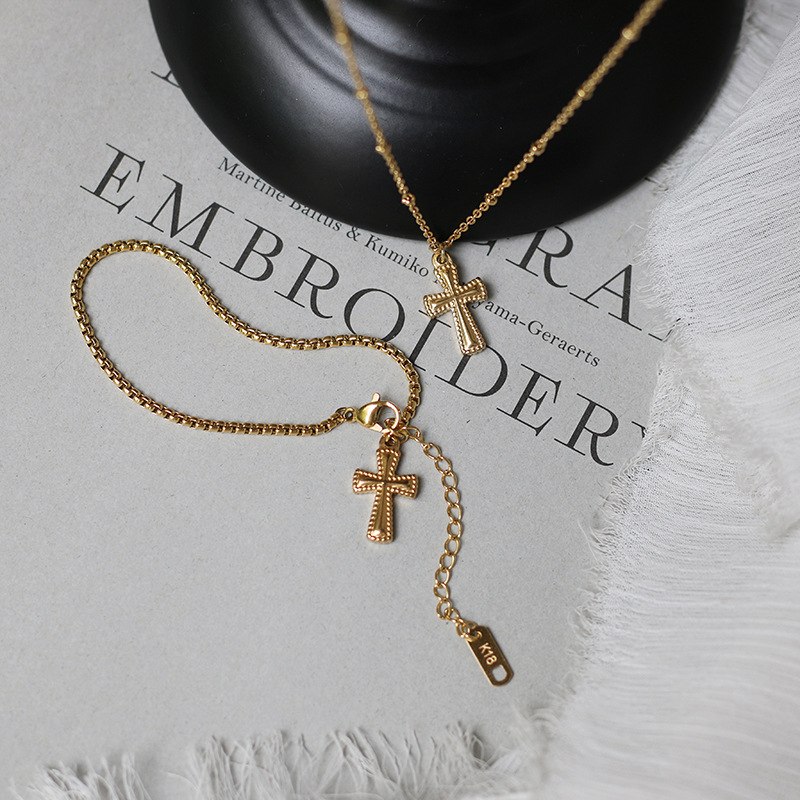 十字架钛钢18K金时尚风锁骨链