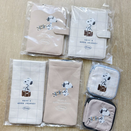 日本snoopy史努比首饰包护照夹