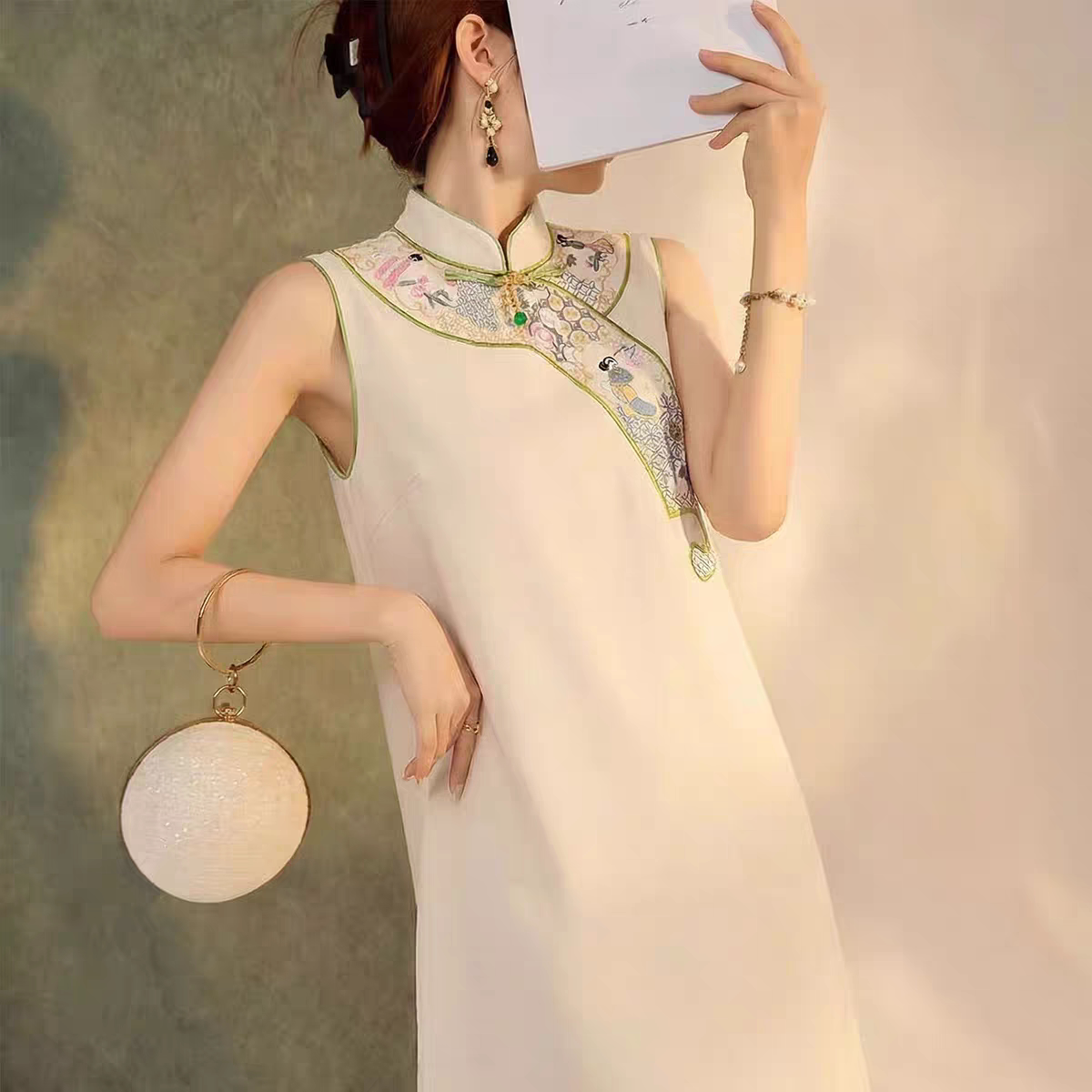 弥蝶|简约高级感通勤国风|刺绣立领无袖短款旗袍连衣裙女春夏