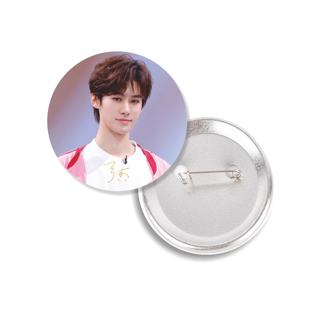 张真源徽章拍1发6个马口铁徽章吧唧金属胸针应援周边谷子礼物小卡