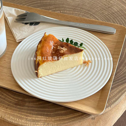 简约磨砂螺纹陶瓷甜品碟