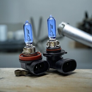 适用于汽车大灯近光远光灯泡9005 H11 9012 H9卤素超白光 9006
