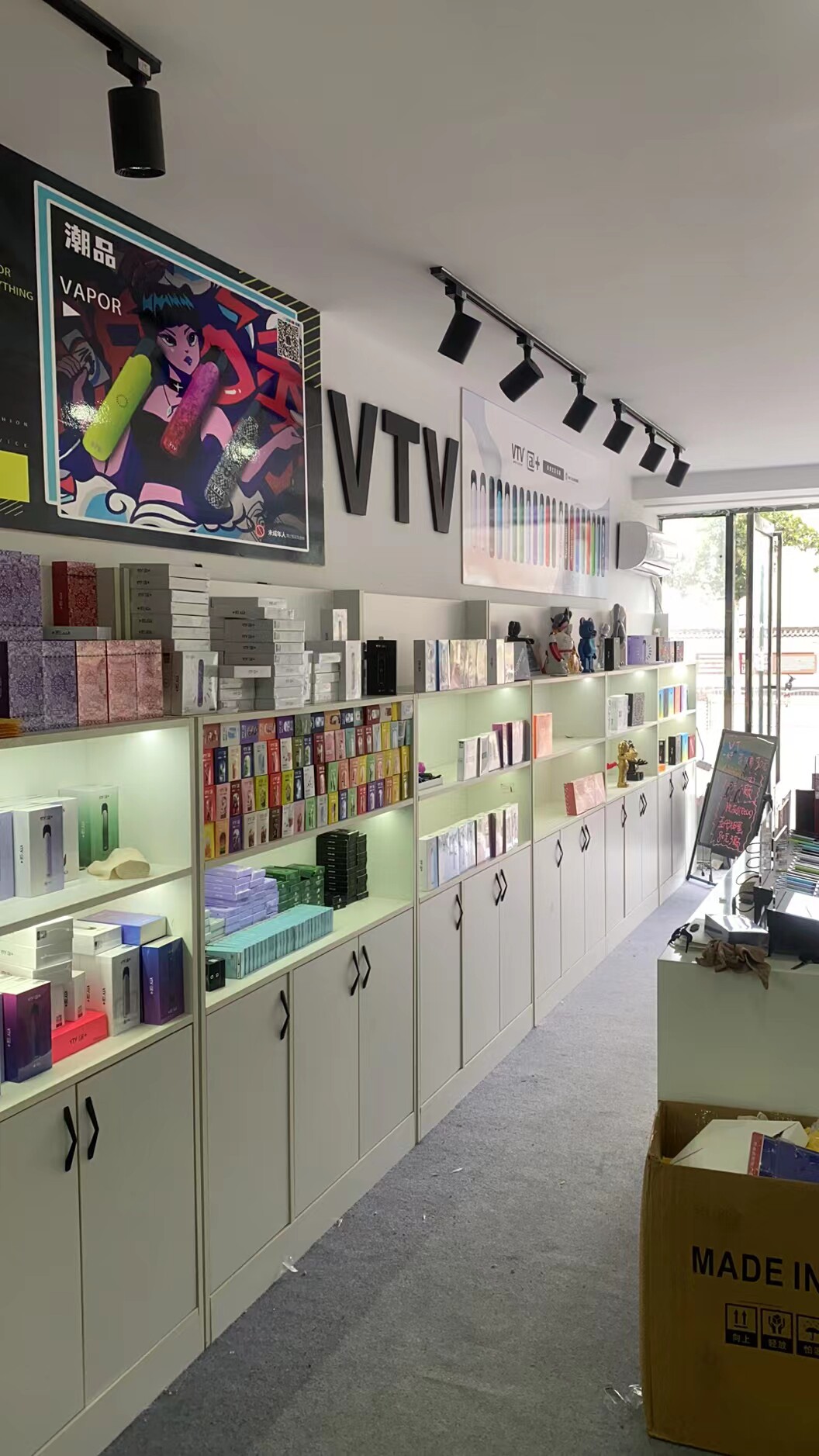 vtv#正品专卖百款电子产品yoooz5柚子二代套烟雾器摆台杆展示柜台