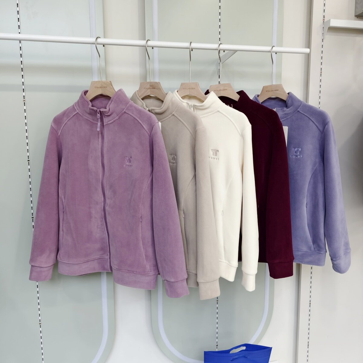 她炽绒磨磨好彩7.0女士秋冬新品奥粒绒外套容嬷嬷保暖上衣2682