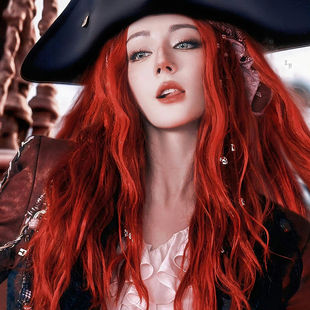 中分刘海长卷发假发女万圣节cos海盗女团红色羊毛卷Lolita全头套