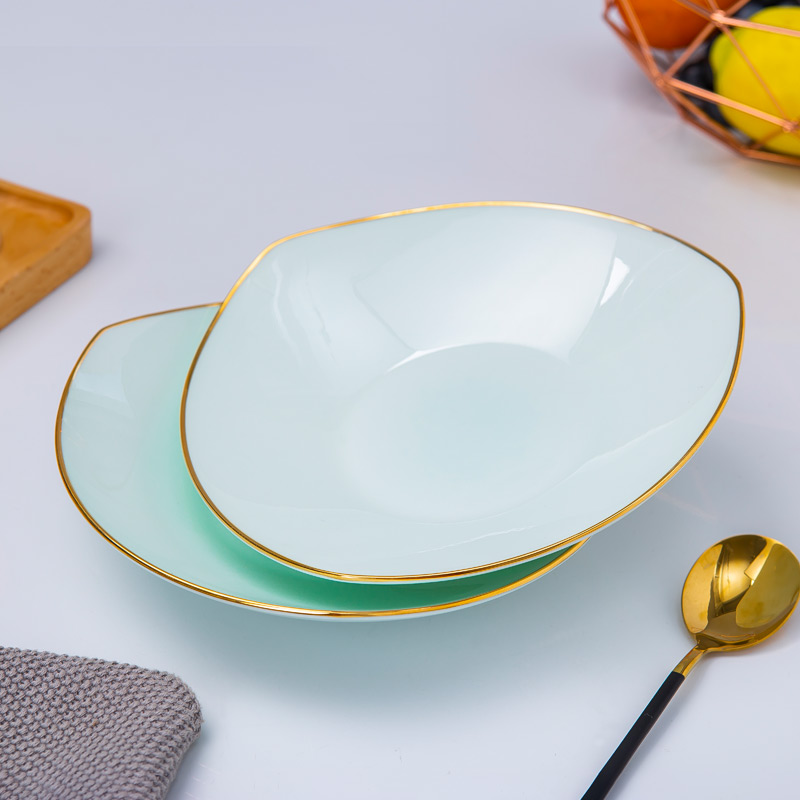 尚韵深盘骨瓷大众三角形金边餐盘