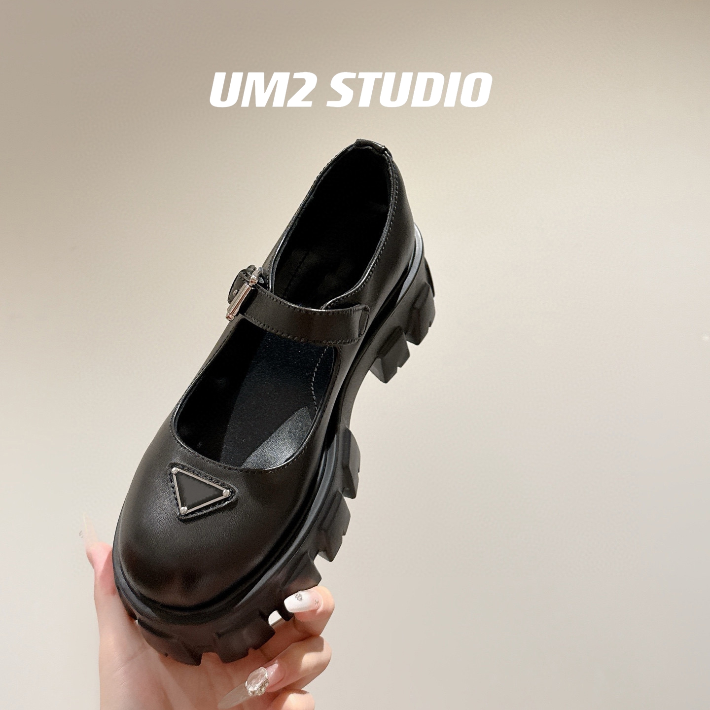 增高凉鞋女羊皮齿轮防滑一字松糕