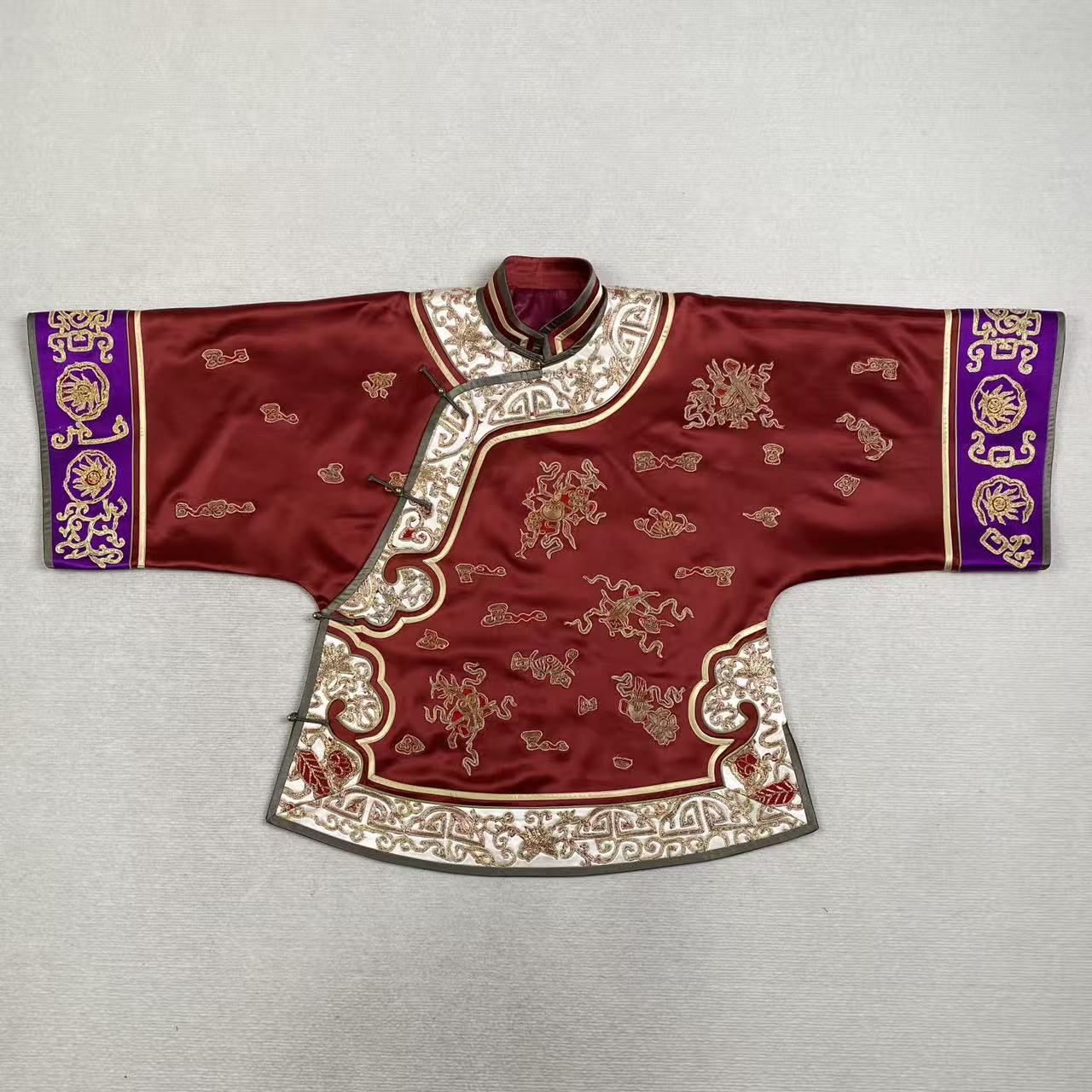 云饰图腾真丝刺绣立领斜襟太太服图片