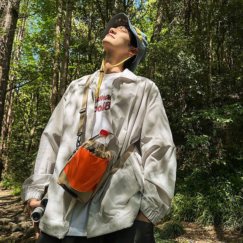 多用途户外水壶包男女轻便单肩斜挎包休闲潮牌手机包旅游出行背包