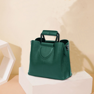 真皮女士包包2025新款 手提包女减龄水桶包女斜挎包拎包 潮时尚