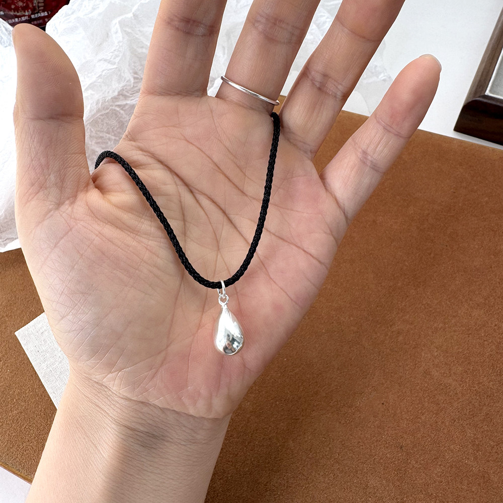 s925纯银韩版ins风光面水滴黑棉绳设计感百搭女款轻奢锁骨链