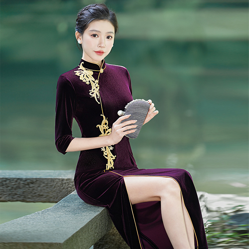丝绒改良旗袍2025新款走秀旗袍舞台走秀表演礼仪气质礼服长款修身