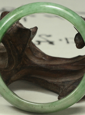 天然a货翡翠玉镯 好种淡绿水润细腻51mm手镯 四会玉器圆镯8034