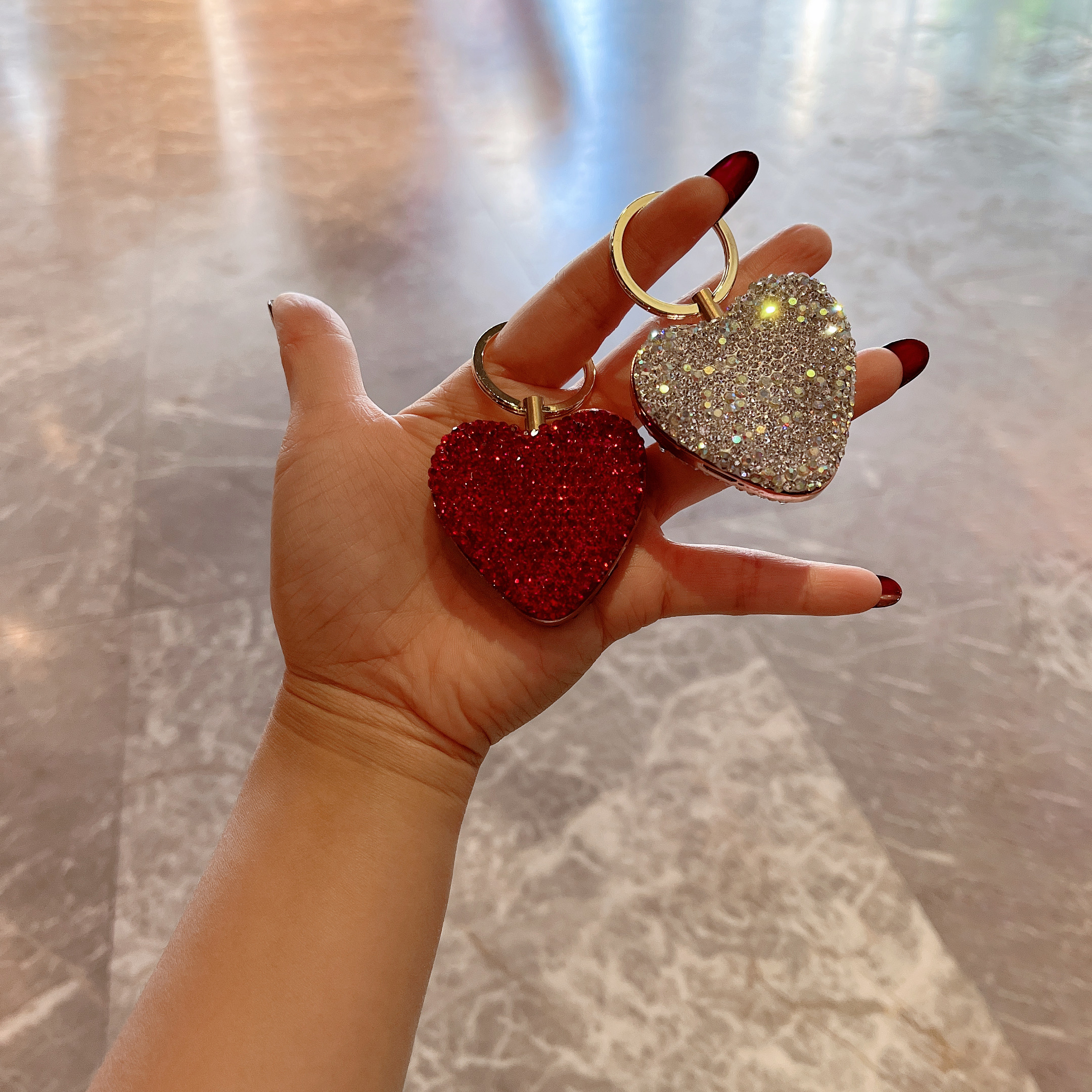 创意个性镶钻爱心打火机便携防风静音usb电子火机高颜值生日礼物