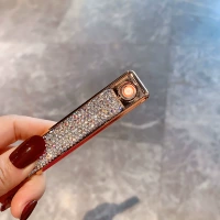 Diamond USB мисс заряжая более легкие бриллианты сигареты тихий и ветряные слабые маленькие подарочные дамы новые