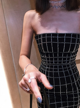 欧美性感抹胸露肩背黑色礼服女轻奢小众高端级名媛气质收腰连衣裙