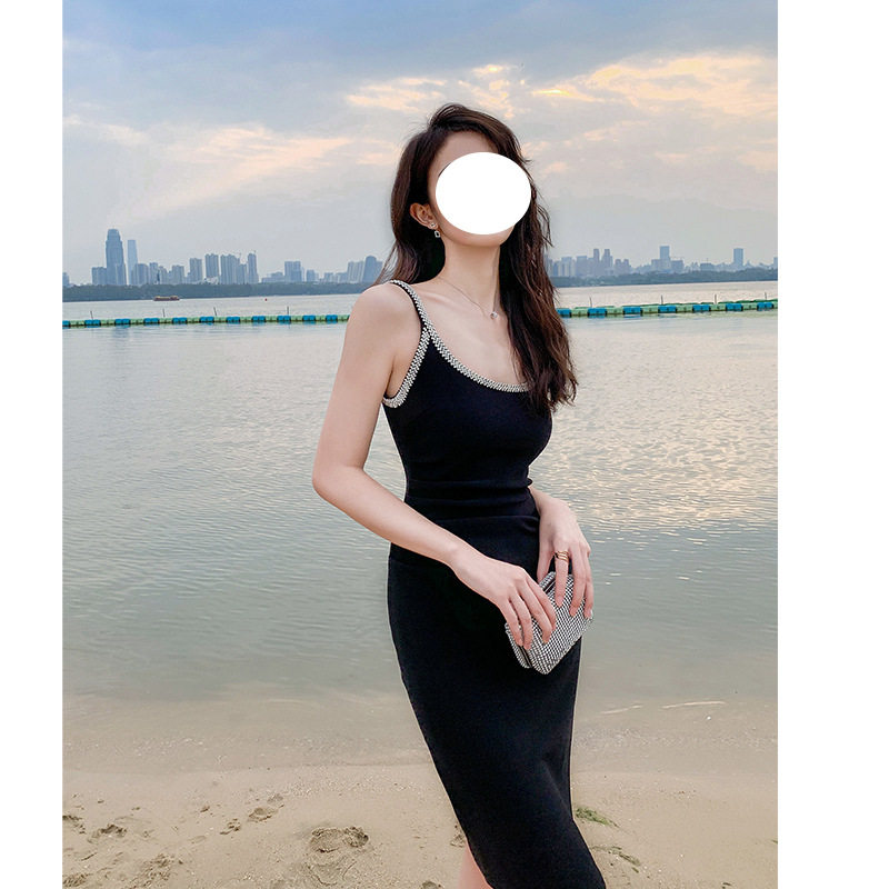 法式性感吊带露肩背黑色礼服女轻奢小众高端级名媛气质显瘦连衣裙