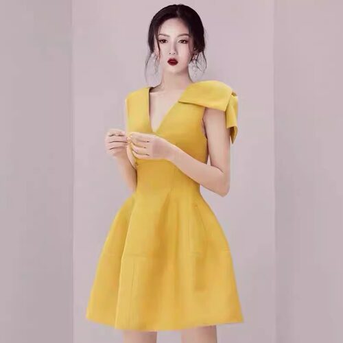 赫本风蝴蝶结露肩显瘦连衣裙礼服