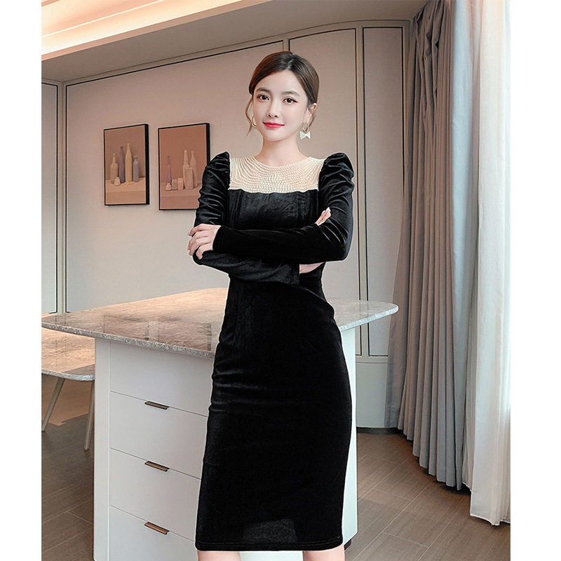 法式复古圆领黑色丝绒礼服女轻奢小众高端级感气质名媛显瘦连衣裙
