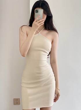 欧美性感挂脖白色礼服轻奢小众高端级气质名媛晚宴年会生日连衣裙