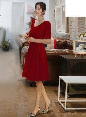 欧美性感V领红色礼服轻奢小众高端级气质名媛晚宴年会收腰连衣裙