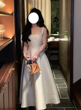 欧美性感吊带露肩背礼服轻奢小众高端级气质名媛晚宴会A字连衣裙