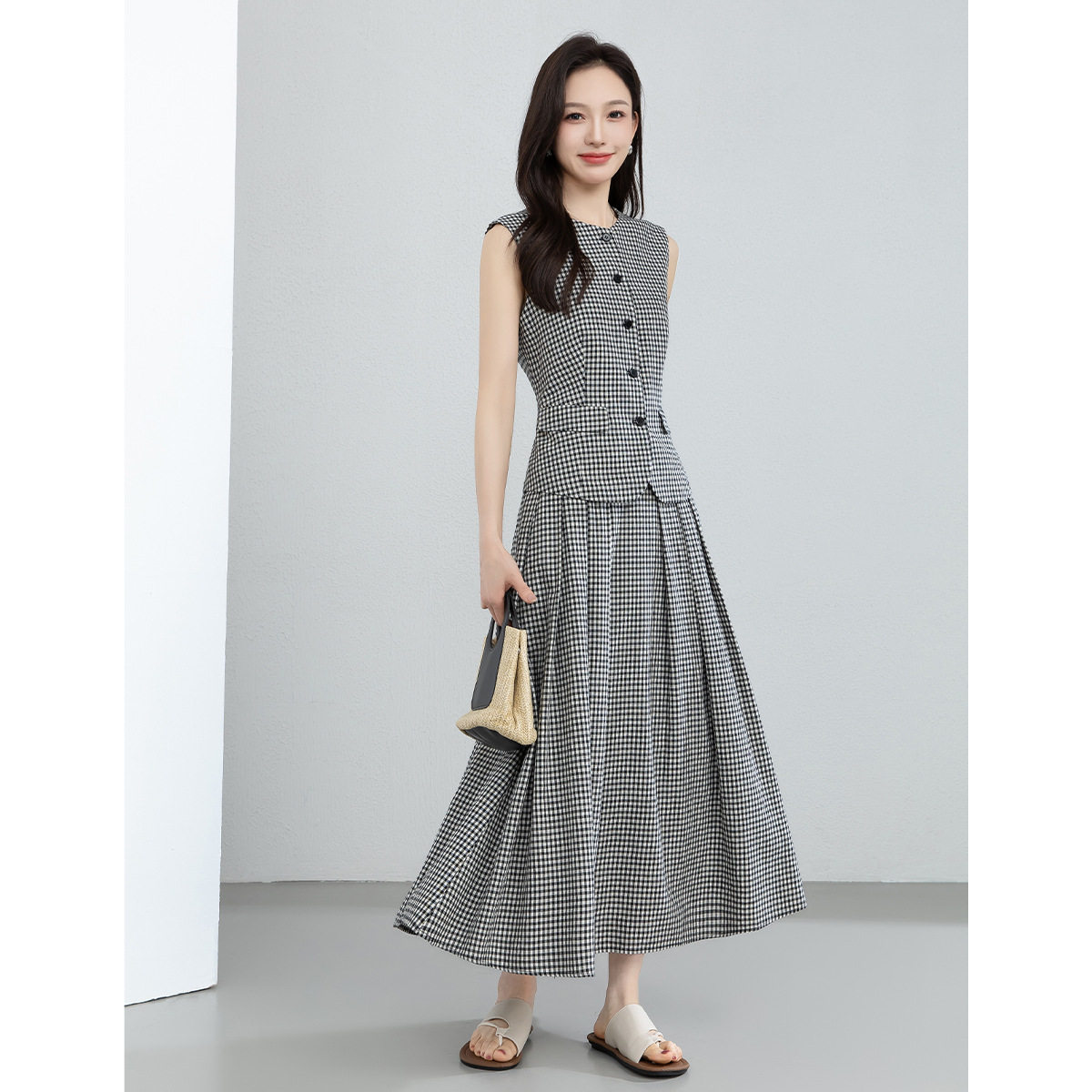 忆霏棉麻无袖马甲套装女2026夏半身裙黑白格子气质减龄时尚两件套