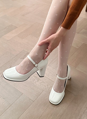 玛丽珍鞋女2023年新款法式高跟鞋粗跟厚底防水台一字带小皮鞋白色