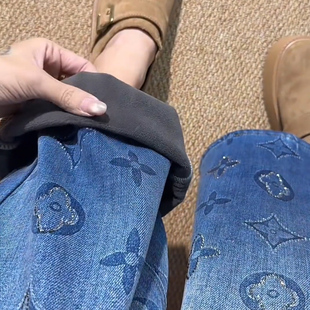 时尚经典印花加绒牛仔裤女秋冬新款高腰显瘦直筒裤休闲百搭长裤