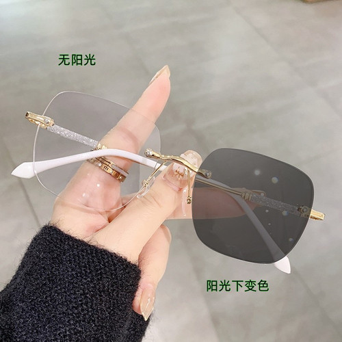 感光变色防蓝光满天星设计感显瘦大框墨镜无边框有度数老花眼镜女