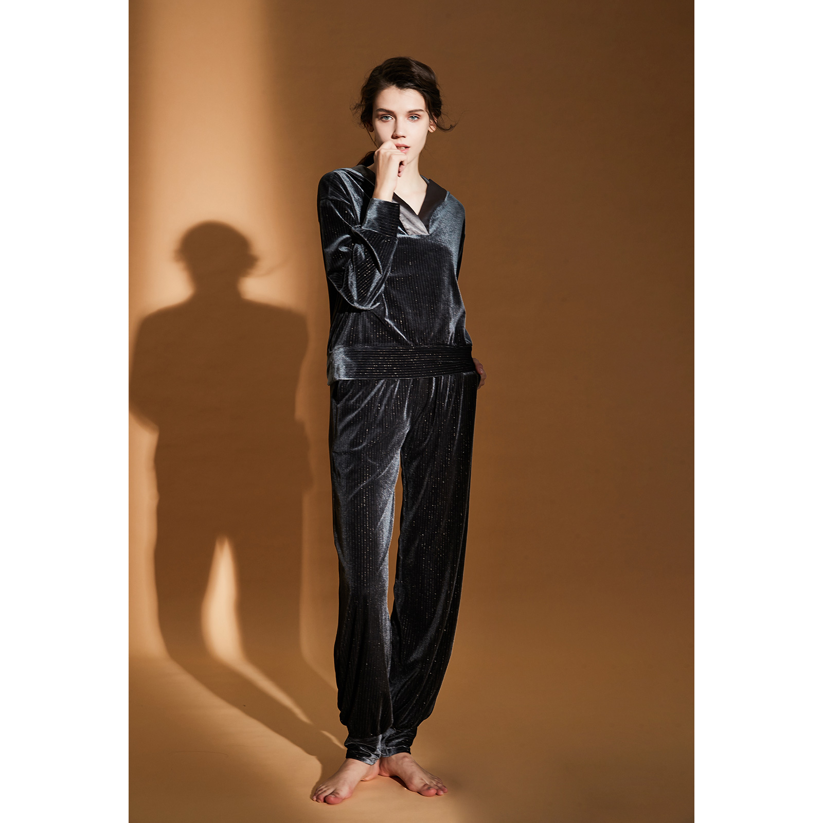 女士休闲宽松连帽丝绒套装居家服