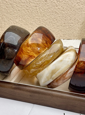 醋酸小众不规则亚克力宽边手镯女复古亮眼光滑高级感中古手环镯子