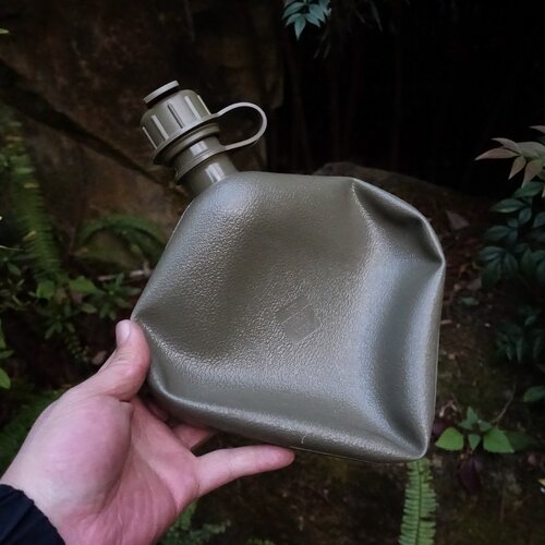 US高分子可折叠收纳水壶饮水用具