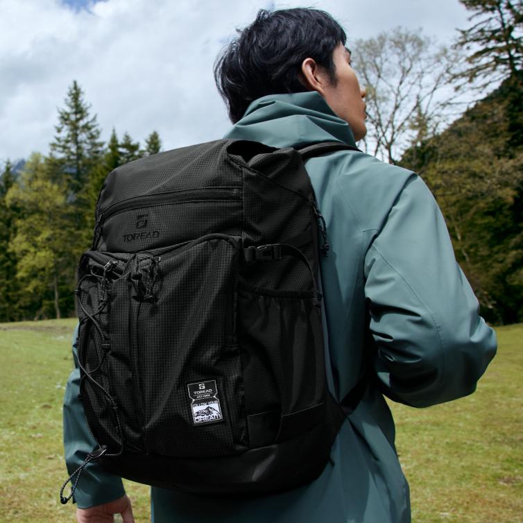 探路者双肩背包 秋冬新款男女通款30升徒步背包TEBBAM90501